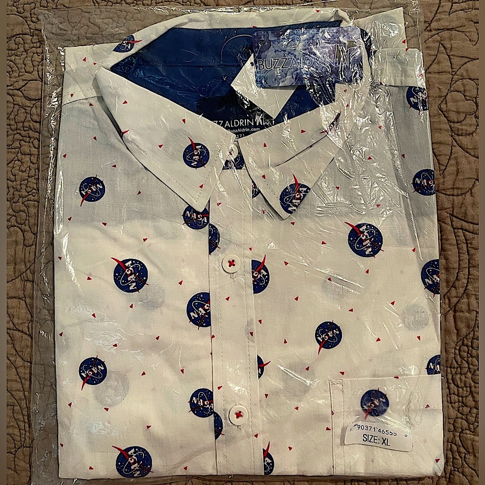 Buzz Aldrin. Short Sleeve Button Down. NASA Shirt. Size XL.
